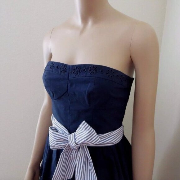 NWT Hollister Womens Eyelet Strapless Dress Size XS Small Navy Blue Striped Bow - Picture 3 of 4